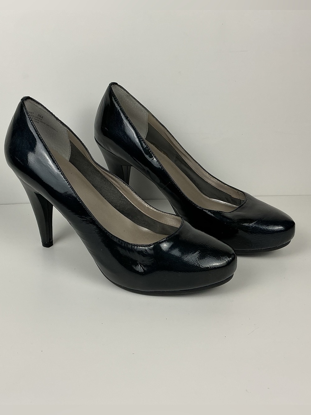 Black Patent High Heel Pumps Size 8 Dress Shoes Me Too 4 inch heel
